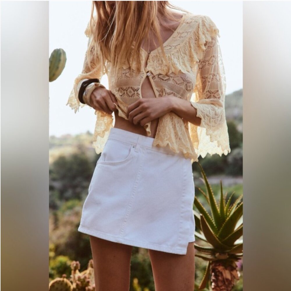 ZARA POINTELLE KNIT RUFFLED BLOUSE NWT